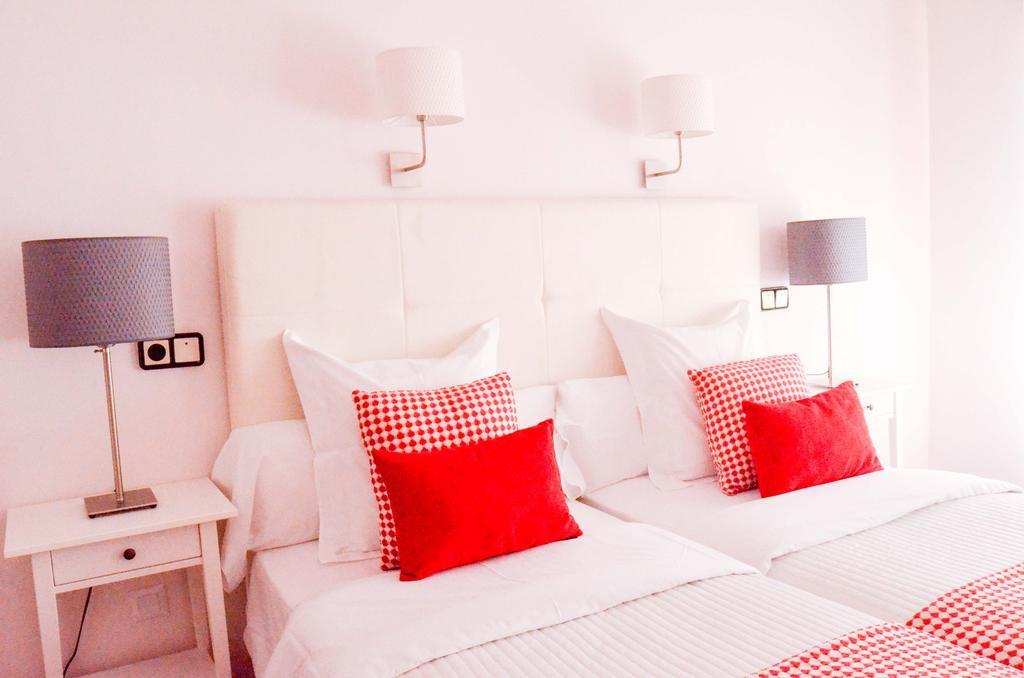 Hostal Carlos V 푸에블라 데 사나브리아 객실 사진