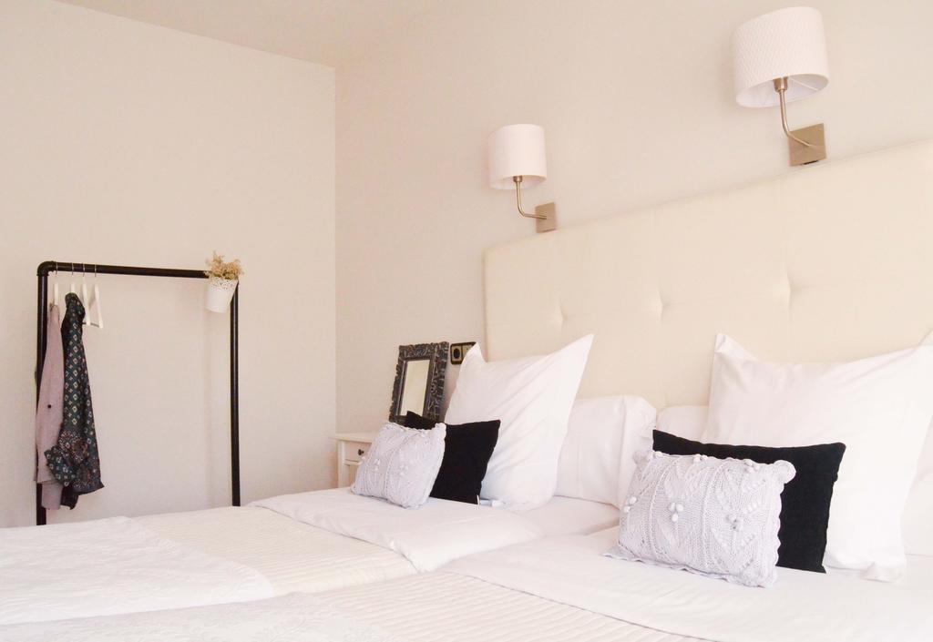 Hostal Carlos V 푸에블라 데 사나브리아 외부 사진